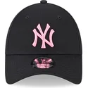 gorra-curva-negra-ajustable-con-logo-rosa-9forty-neon-de-new-york-yankees-mlb-de-new-era