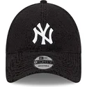 justerbar-svart-bojd-keps-9forty-teddy-new-york-yankees-mlb-fran-new-era