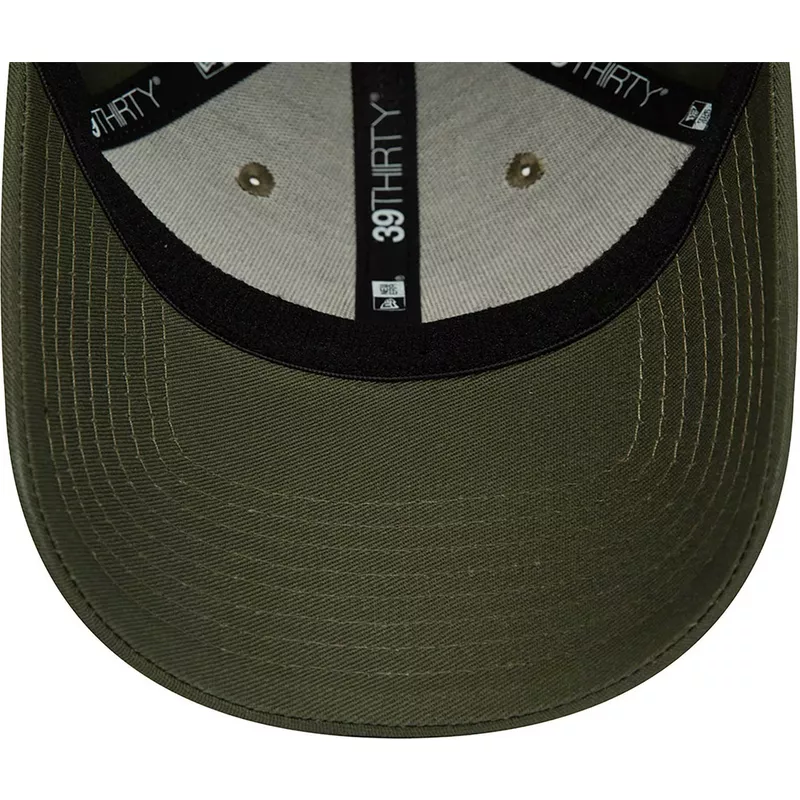 new-era-curved-brim-green-logo-39thirty-league-essential-new-york-yankees-mlb-green-fitted-cap