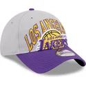 casquette-courbee-grise-et-violette-ajustable-9twenty-tip-off-2023-los-angeles-lakers-nba-new-era