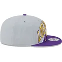 cappellino-piatto-grigio-e-viola-snapback-9fifty-tip-off-2023-los-angeles-lakers-nba-di-new-era
