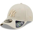 casquette-courbee-beige-snapback-avec-logo-beige-9forty-tonal-repreve-new-york-yankees-mlb-new-era