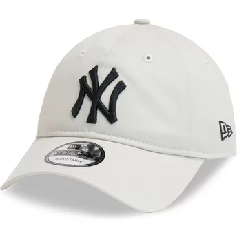 Gorra curva beige ajustable con logo negro 9TWENTY League Essential de New York Yankees MLB de New Era