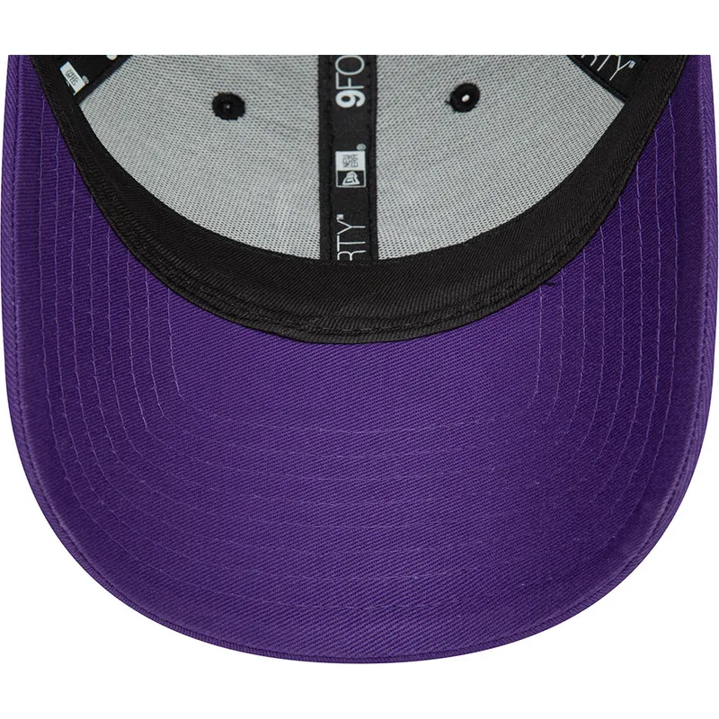 petten-gebogen-zwart-verstelbare-band-9forty-contrast-van-aprilia-piaggio-van-new-era