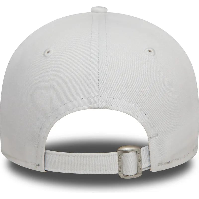 hvid-justerbar-buet-kasket-til-kvinder-9twenty-wordmark-fra-los-angeles-california-fra-new-era