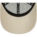 beige-justerbar-9forty-team-outline-kasket-med-buet-skygge-fra-new-york-yankees-mlb-fra-new-era