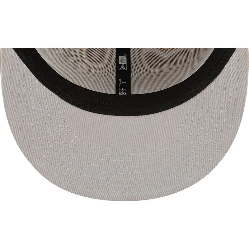 cappello-piatto-beige-regolabile-59fifty-league-essential-dei-new-york-yankees-mlb-di-new-era