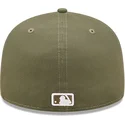 cappello-piatto-verde-chiuso-59fifty-league-essential-dei-new-york-yankees-mlb-di-new-era