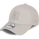 petten-gebogen-beige-verstelbaar-9forty-league-essential-poly-van-new-york-yankees-mlb-van-new-era