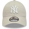 new-era-curved-brim-9twenty-league-essential-new-york-yankees-mlb-beige-adjustable-cap