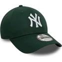 ciemnozielona-czapka-z-zakrzywionym-daszkiem-regulowana-9forty-league-essential-new-york-yankees-mlb-od-new-era