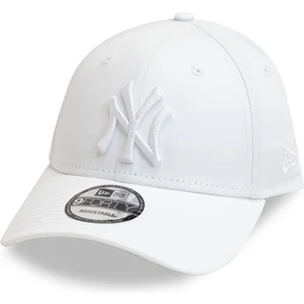 Cappellino curvo bianco regolabile con logo bianco 9FORTY League Essential dei New York Yankees MLB di New Era