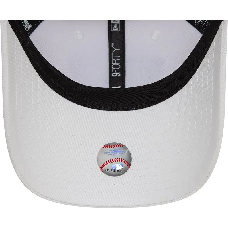 petten-gebogen-wit-verstelbare-band-9forty-league-essential-van-los-angeles-dodgers-mlb-van-new-era