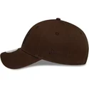 casquette-courbee-marron-fonce-ajustable-avec-logo-marron-fonce-pour-femme-9forty-league-essential-new-york-yankees-mlb-new-era