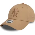 casquette-courbee-marron-claire-ajustable-avec-logo-marron-claire-femme-9forty-league-essential-new-york-yankees-mlb-new-era