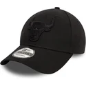 casquette-courbee-noire-ajustable-avec-logo-noir-9forty-essential-chicago-bulls-nba-new-era