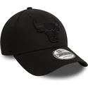 casquette-courbee-noire-ajustable-avec-logo-noir-9forty-essential-chicago-bulls-nba-new-era