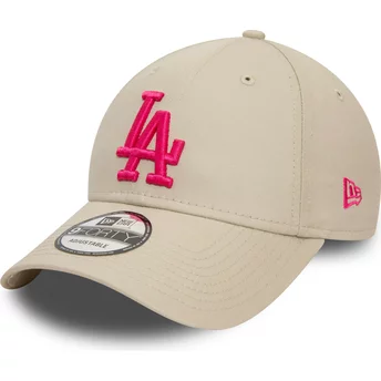 Gorra curva beige ajustable con logo rosa 9FORTY League Essential de Los Angeles Dodgers MLB de New Era