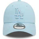 justerbar-ljusbla-bojd-keps-med-ljusbla-logotyp-9forty-league-essential-los-angeles-dodgers-mlb-fran-new-era