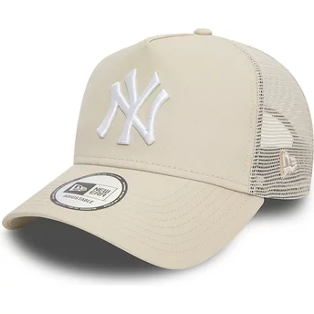 Gorra trucker beige con logo blanco A Frame League Essential de New York Yankees MLB de New Era