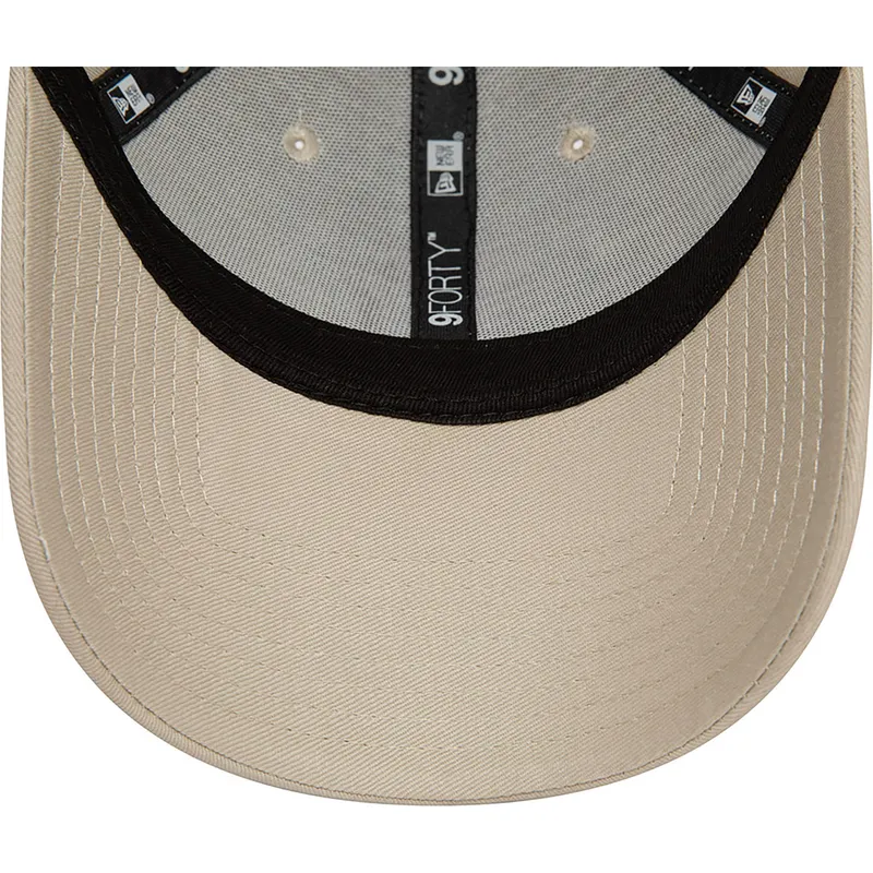 petten-gebogen-beige-verstelbare-band-9forty-seasonal-infill-van-new-york-yankees-mlb-van-new-era