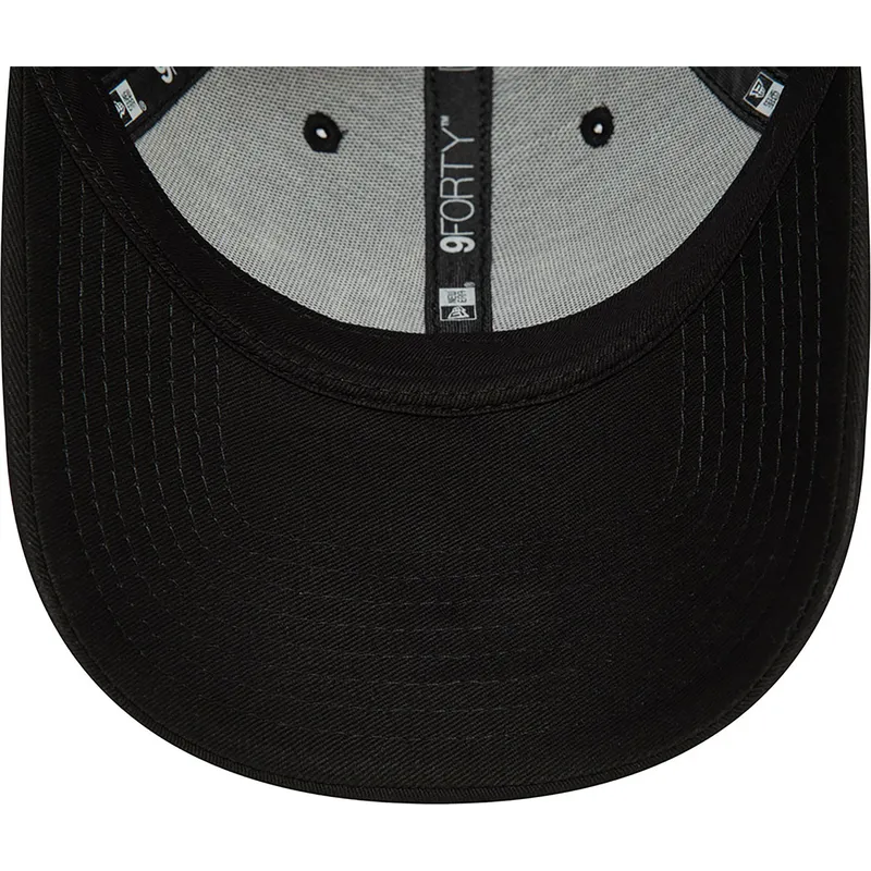 schwarze-verstellbare-curved-cap-9forty-seasonal-infill-der-new-york-yankees-mlb-von-new-era
