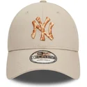 casquette-courbee-beige-ajustable-9forty-animal-infill-new-york-yankees-mlb-new-era