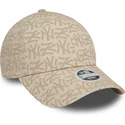 casquette-courbee-beige-ajustable-pour-femme-9forty-monogram-new-york-yankees-mlb-new-era