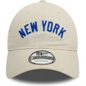 petten-gebogen-beige-verstelbare-band-9twenty-wordmark-van-new-york-yankees-mlb-van-new-era