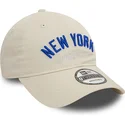 petten-gebogen-beige-verstelbaar-9twenty-wordmark-van-new-york-yankees-mlb-van-new-era