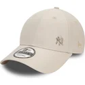 cappellino-beige-curvo-regolabile-9forty-flawless-dei-new-york-yankees-mlb-di-new-era