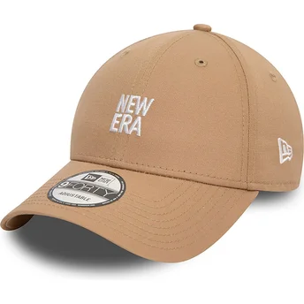 Brun justerbar 9FORTY böjd keps från New Era