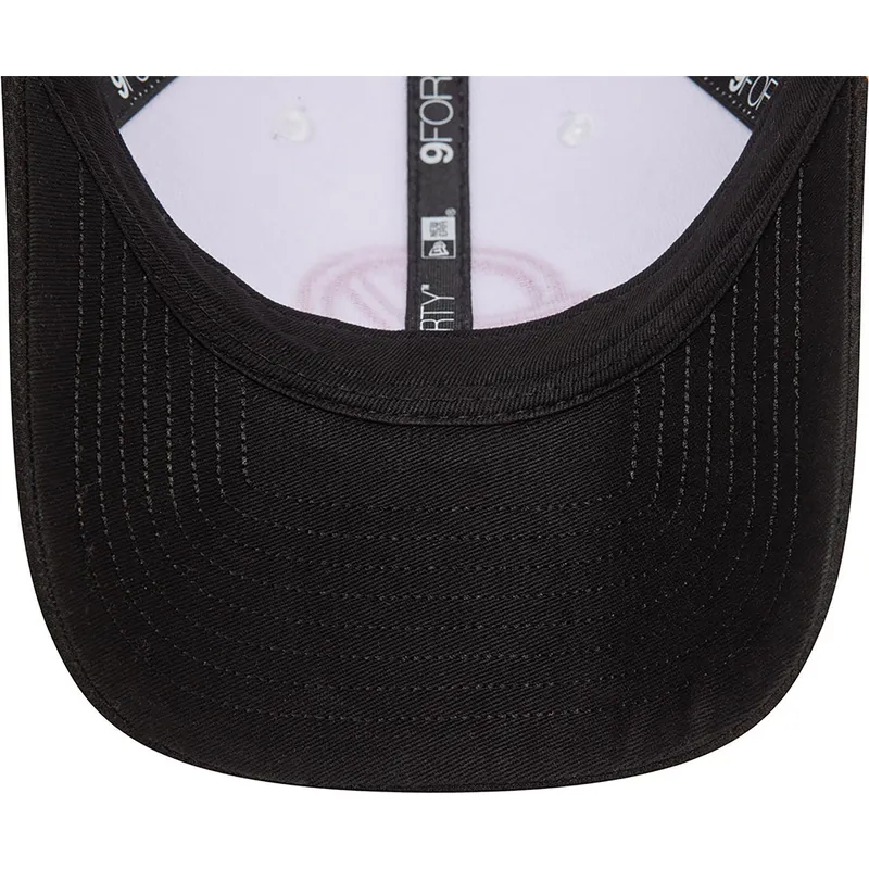 cappellino-visiera-curva-bianco-e-nero-snapback-nico-hulkenberg-9forty-di-haas-f1-team-formula-1-di-new-era