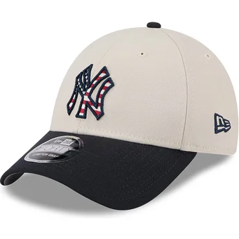 New Era Curved Brim 9FORTY Stretch Snap 4th of July New York Yankees MLB Beige and Navy Blue Snapback Cap