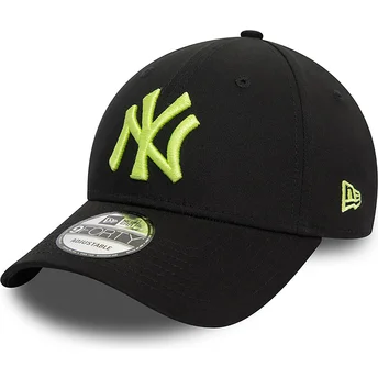 Svart justerbar kurvad keps med grönt 9FORTY League Essential-logotyp från New York Yankees MLB av New Era