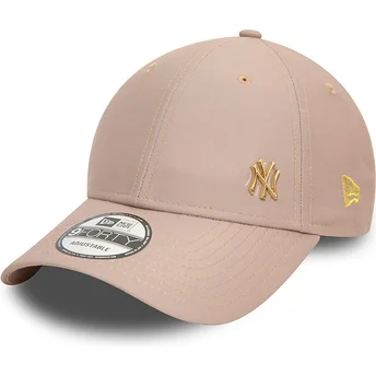 Beige justerbar kurvad keps med gyllene logotyp 9FORTY Flawless från New York Yankees MLB av New Era