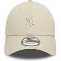 petten-gebogen-beige-verstelbaar-9forty-metallic-pin-van-new-york-yankees-mlb-van-new-era