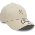 petten-gebogen-beige-verstelbaar-9forty-metallic-pin-van-new-york-yankees-mlb-van-new-era
