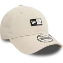 beige-justerbar-9twenty-repreve-kasket-fra-new-era