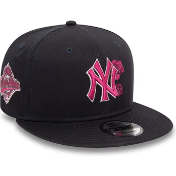 Gorra plana azul marino snapback con logo rosa 9FIFTY Seasonal Flower de New York Yankees MLB de New Era