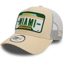 gorra-trucker-beige-y-blanca-a-frame-license-plate-de-miami-ciudades-y-playas-de-new-era