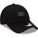 sort-justerbar-9forty-matte-metal-kasket-med-buet-skygge-fra-red-bull-racing-formula-1-af-new-era