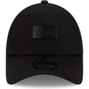 sort-justerbar-9forty-matte-metal-kasket-med-buet-skygge-fra-red-bull-racing-formula-1-af-new-era