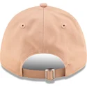 beige-justerbar-9forty-seasonal-kasket-med-buet-skygge-fra-mclaren-racing-formula-1-af-new-era