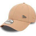 lys-pink-justerbar-9forty-kasket-med-buet-skygge-og-pin-fra-new-era