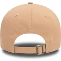 lys-pink-justerbar-9forty-kasket-med-buet-skygge-og-pin-fra-new-era