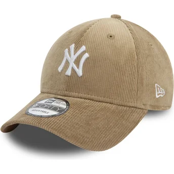 Cappellino beige con visiera curva regolabile 9FORTY Cord dei New York Yankees MLB di New Era