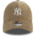 gorra-curva-beige-ajustable-9forty-cord-de-new-york-yankees-mlb-de-new-era