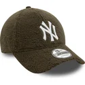zielona-zakrzywiona-czapka-regulowana-9forty-borg-new-york-yankees-mlb-od-new-era