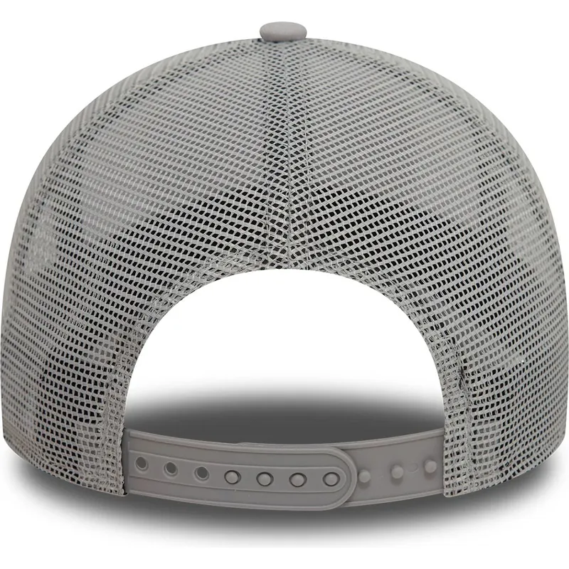 petten-gebogen-grijs-snapback-a-frame-ski-patch-van-st-moritz-steden-en-stranden-van-new-era